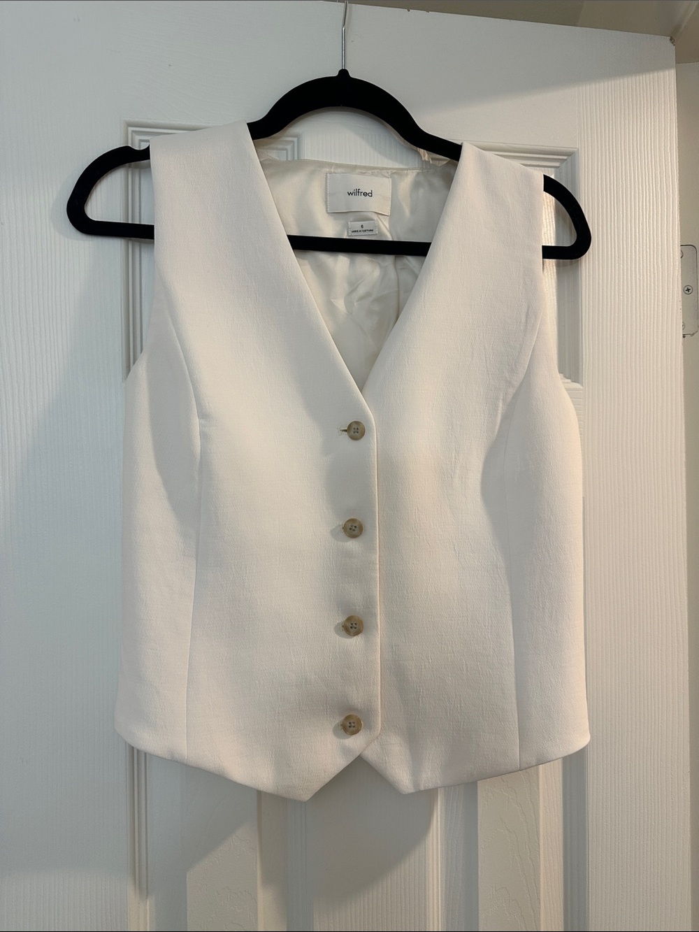 Wilfred Ivory V-Neck Buttoned Vest